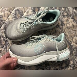 Topo Aura Running Sneakers